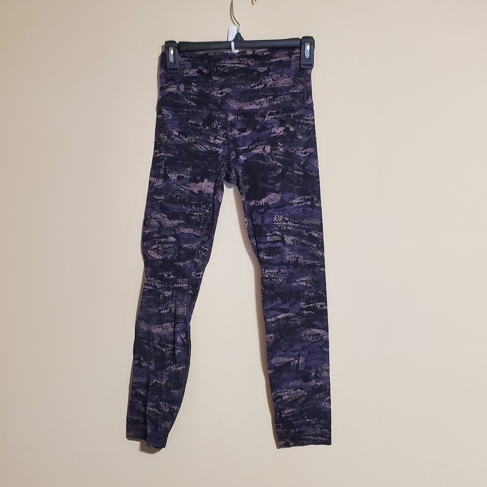 Lululemon Snakeskin High Rise Leggings Women's Size 4 Stretch Crop Workout Yoga